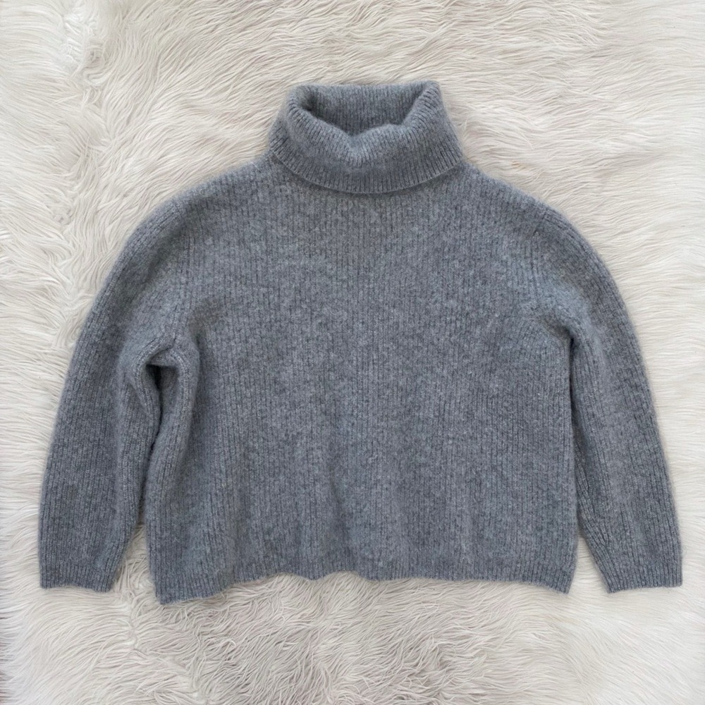 Quince Mongolian Cashmere Fisherman Turtleneck Sweater Heather Grey Minimalist